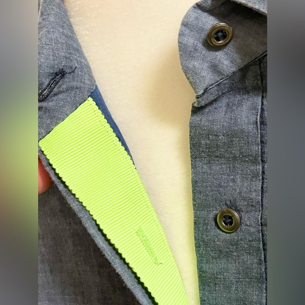 Classy Elie Tahari Stretch Button Down With Lime … - image 8